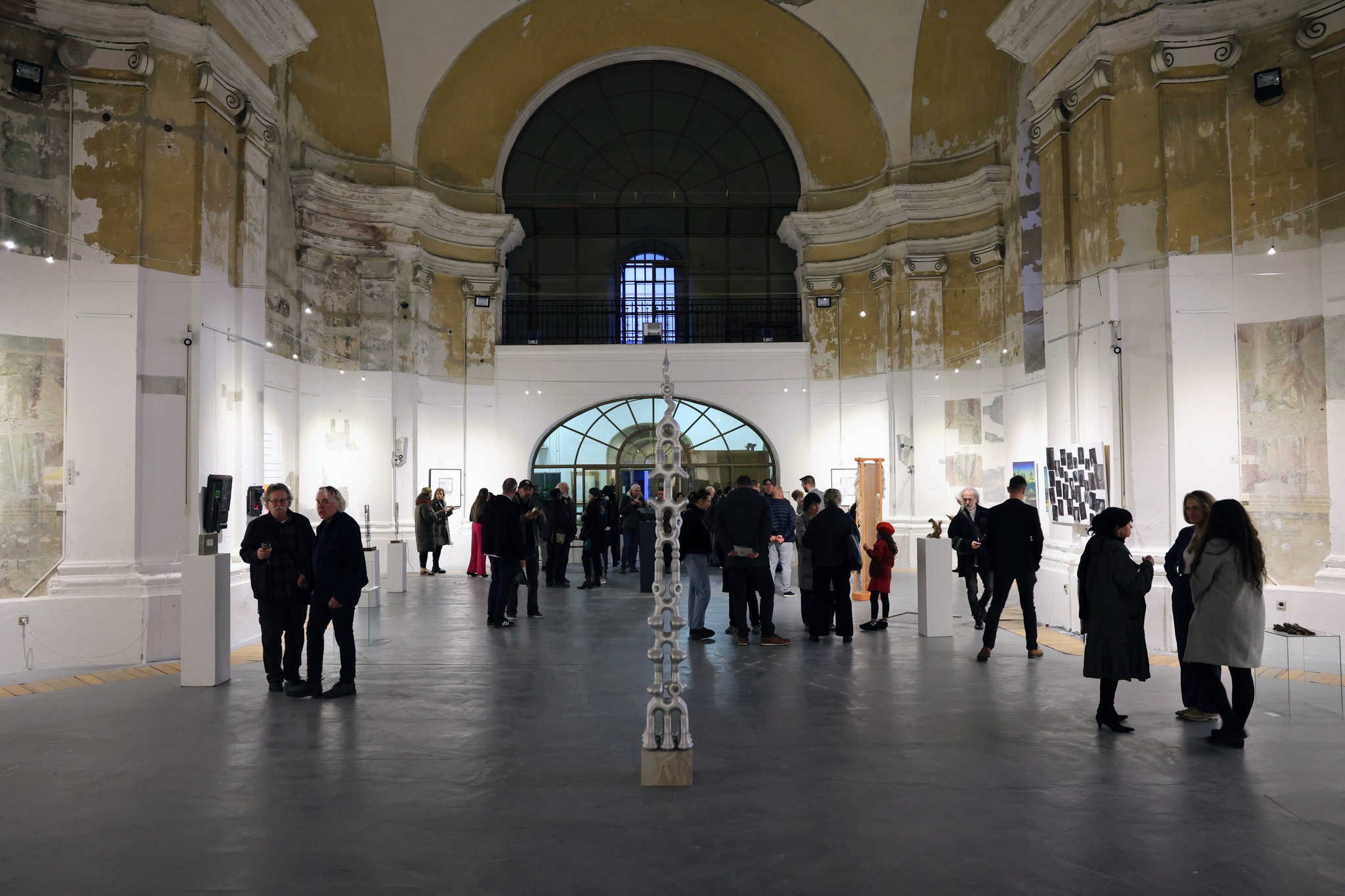 KÉPZETEK című kiállítás ösztöndíjasok alkotásaiból Révkomáromban.jpg